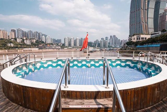 黄金8号户外泳池