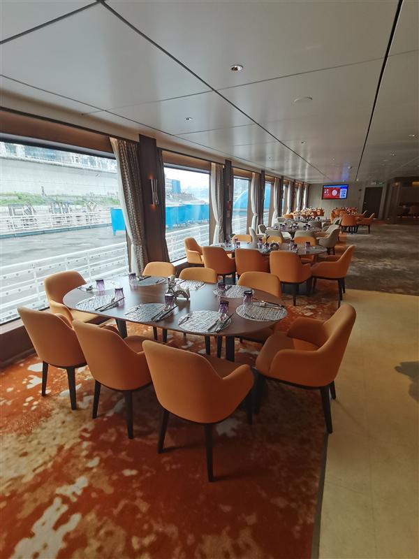 世纪荣耀号VIP餐厅